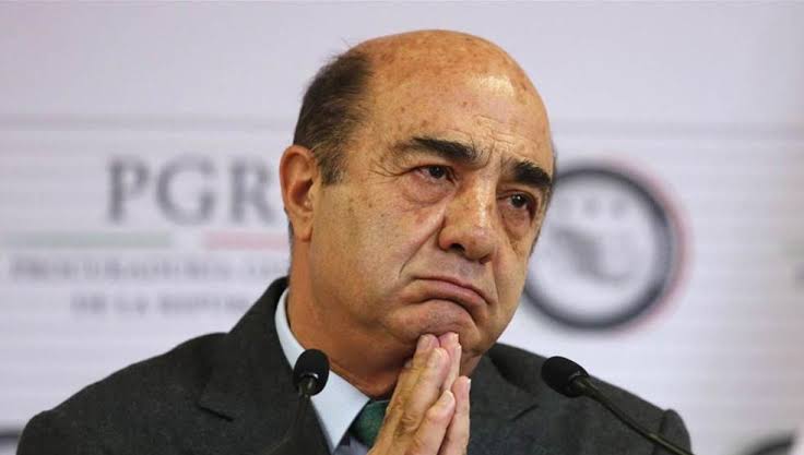 Murillo Karam está cansado… pero de buscar abogados