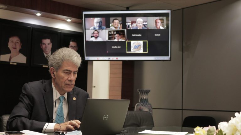 UTA fortalece lazos de colaboración con asociación canadiense   