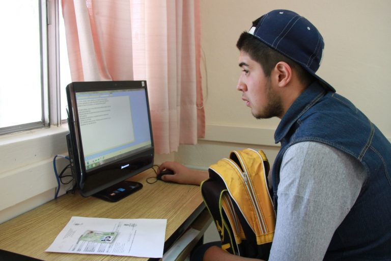 Más de 2 mil 500 estudiantes cursan preparatoria abierta    