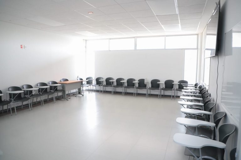 Gobernador inauguró edificio nuevo en la UTNA