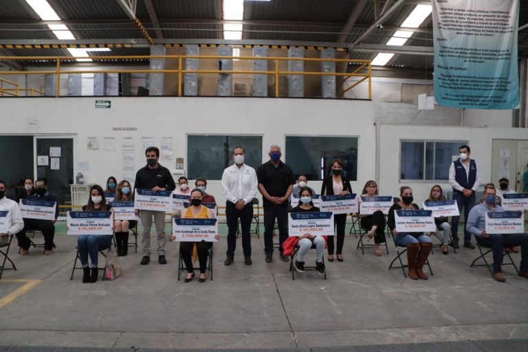 Gobernador entregó apoyos del Sifia a beneficiarios de Aguascalientes, Jesús María y Calvillo