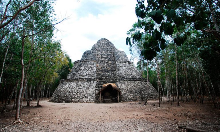 Arqueólogos descifran a los 14 gobernantes de la metrópoli maya Cobá