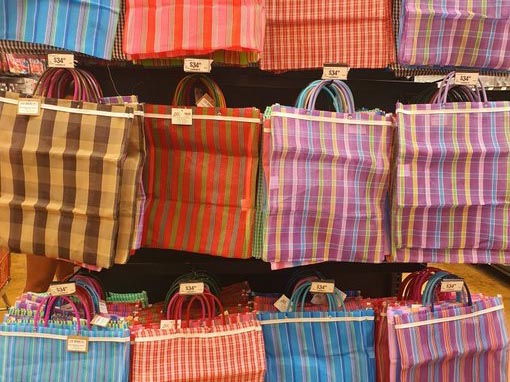 Zara es nuevamente acusada por “apropiación cultural” y retira bolsa de mandado de sus tiendas