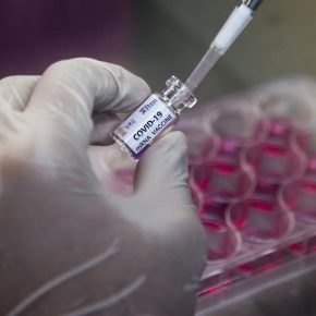 trabajos-busca-una-vacuna-para-coronavirus-laboratorio-bangkok-1590843442304