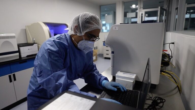 Piden que el gobierno faculte a la UAA o a otros laboratorios para desarrollar pruebas Covid-19