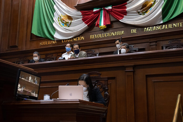 Platicarán diputados con el contralor interno para que esclarezca si puede recibir dinero