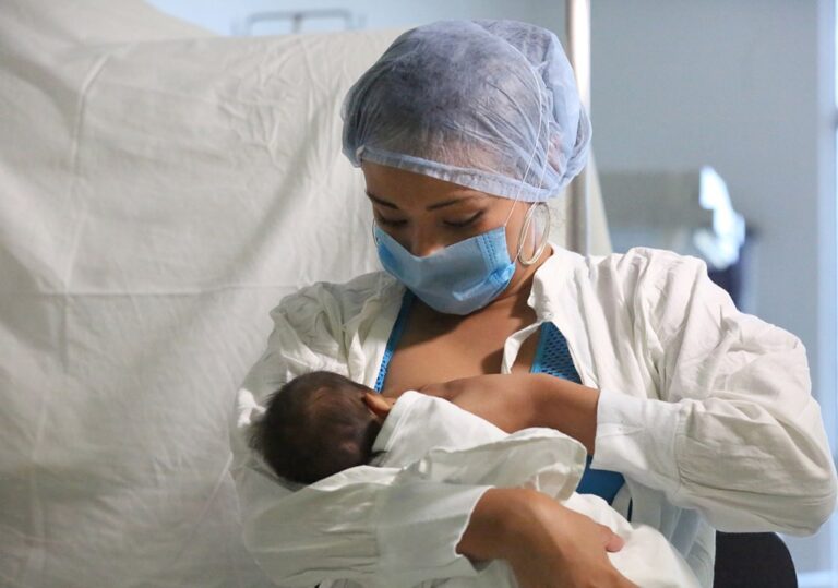 Continúan las medidas de prevención al COVID-19 en mujeres embarazadas y en etapa de lactancia