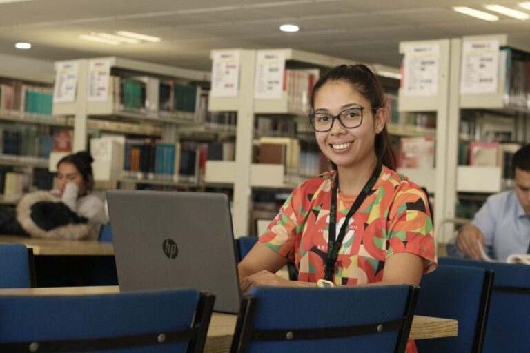 IDSCEA explica los pasos para aplicar a una beca Fibeipes