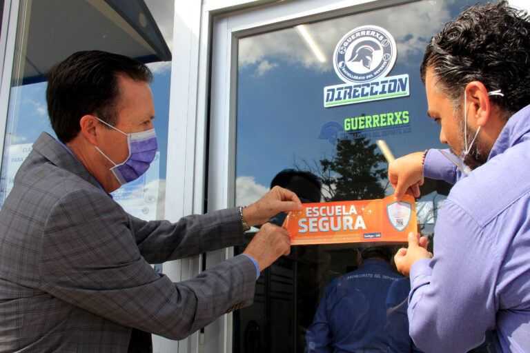 Otorgaron distinción de Escuela Segura a bachilleratos y universidades que operarán con modalidad híbrida