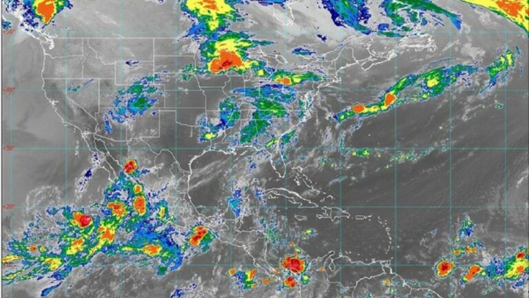 Tormenta “Hernán” deja derrumbes e inundaciones en Jalisco a su paso