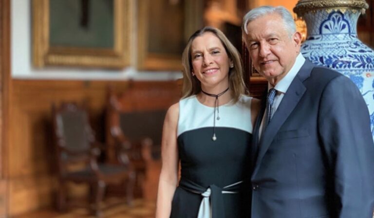 AMLO y su esposa, Beatriz Gutiérrez Müller, buscan ser Marca Registrada