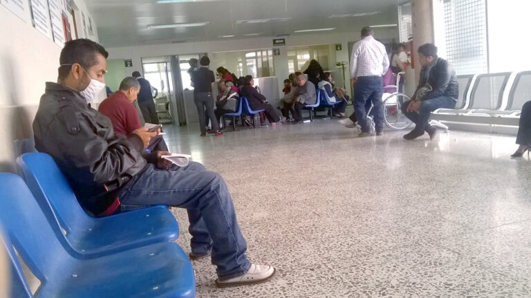 Pacientes con influenza y Covid-19, puede ocurrir; previene Issea en Aguascalientes