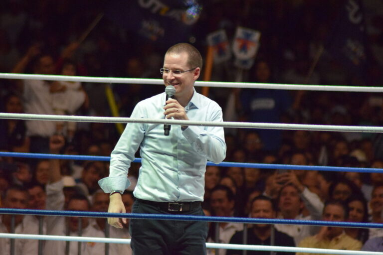 Plan B de AMLO es una reverenda tontería: Anaya  