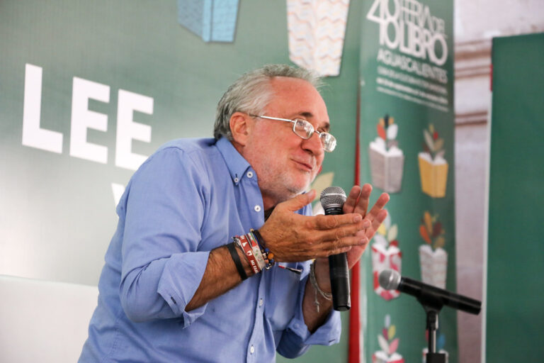 Javier Sicilia: Si hubiera dignidad, mandaríamos a los partidos al carajo