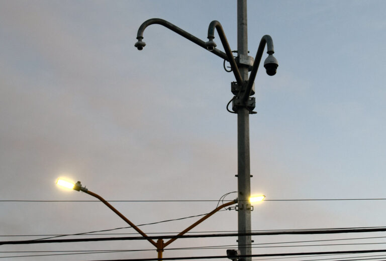 Incrementan más del 100% reportes por fallas del alumbrado público por lluvias