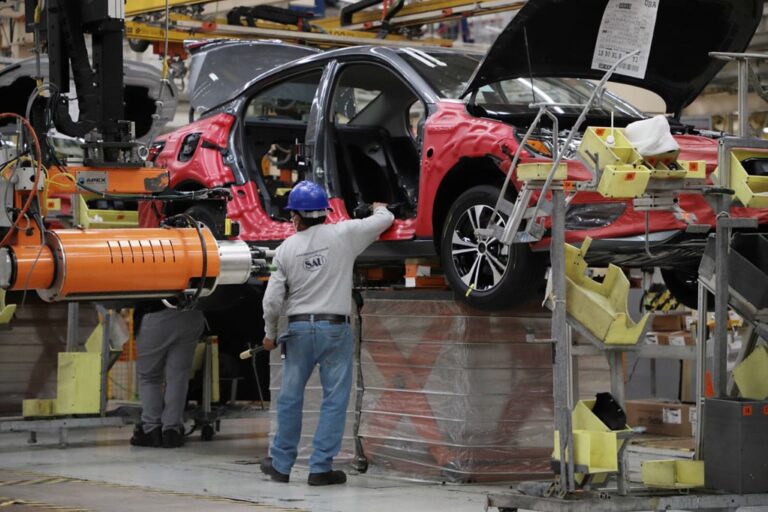 Trabajadores del ramo automotriz ya reciben salarios completos en Aguascalientes