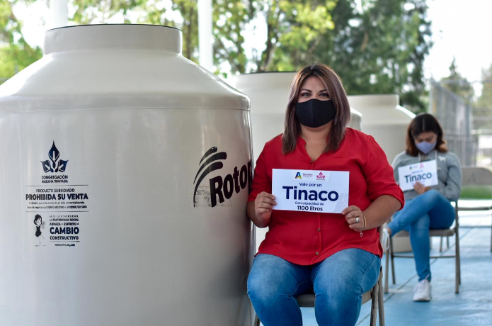 Alcaldesa de Aguascalientes entregó tinacos y cisternas en delegación Santa Anita
