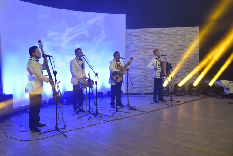 DIF Estatal entregó premios a ganadores de programa especial por Día del Abuelo