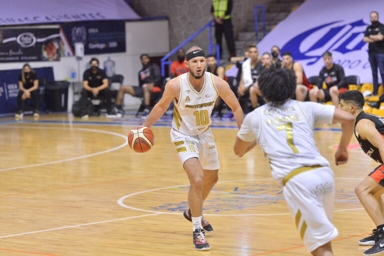 Panteras ocupa el tercer lugar de la Zona Oeste