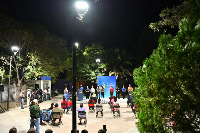 Entrega Municipio de Aguascalientes obra de alumbrado led en Jaltomate