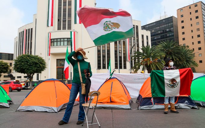 Una mañana con Frena: a AMLO lo manejan comunistas, Soros y lobby gay