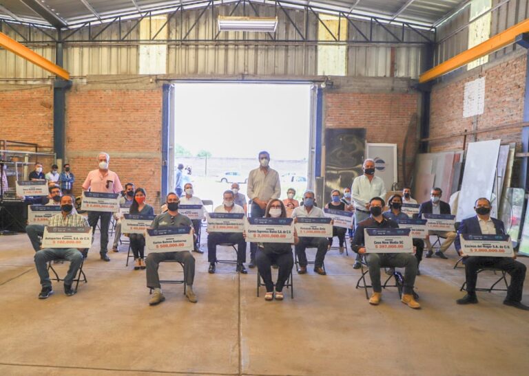 Entregaron apoyos Sifia a empresarios de Aguascalientes