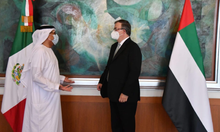 Ebrard abre juego: Emiratos Árabes y Qatar encabezan donación de cubrebocas