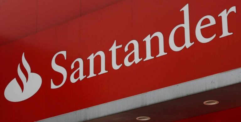 Santander colaborará con autoridades ante denuncias por fraude electrónico