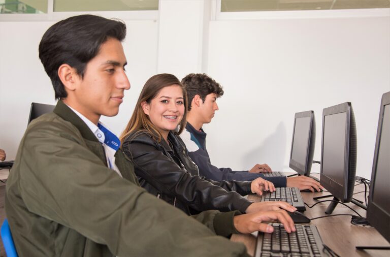 UTMA logra acreditación de la Academia Huawei