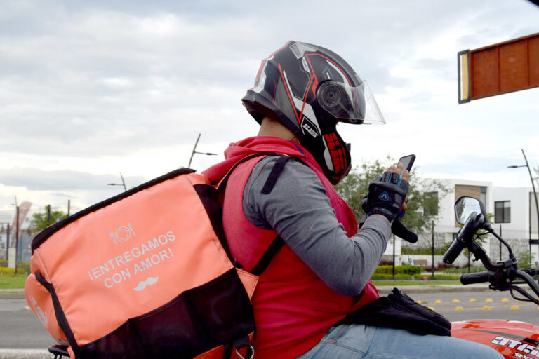 Plataformas de reparto siguen dejando sin ganancias a restaurantes de AguSXCA