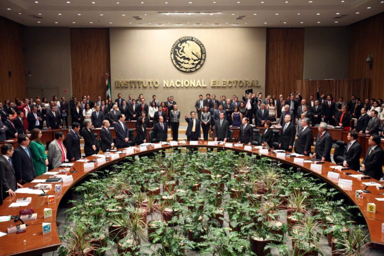 INE ordenará a partidos: 8 de 15 candidat@s a gobernador@s deberán ser mujeres