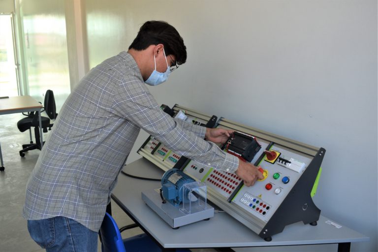 Alumnos de la primera generación de la UTMA inician estadías empresariales