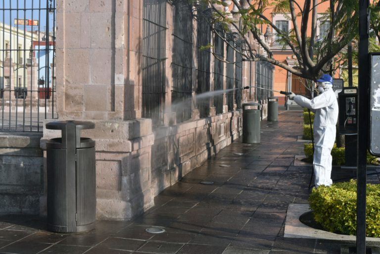 Municipio de Aguascalientes continúa labores de desinfección de espacios públicos