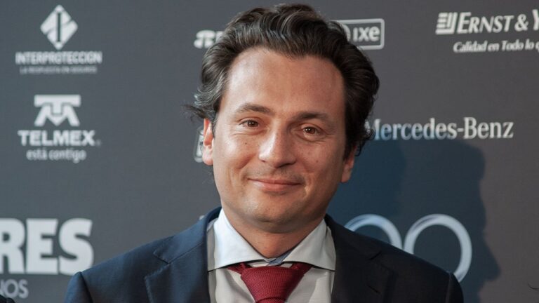 AMLO pide informe de avances a la FGR sobre el Caso Lozoya