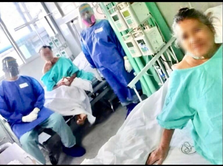 Pareja con 55 años de casados supera Covid-19 en el IMSS