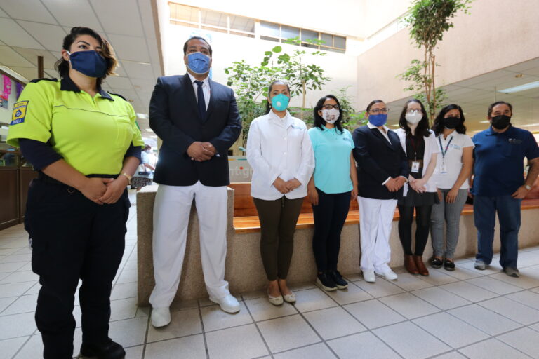 Reconocen en Aguascalientes  a trabajadores de la salud en su día