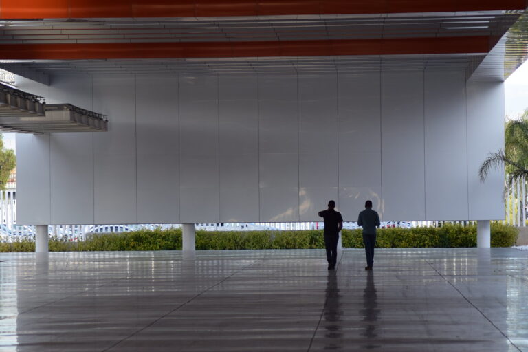 Deudas de un matrimonio no deberían ser pagados por el cónyuge que no sea beneficiado