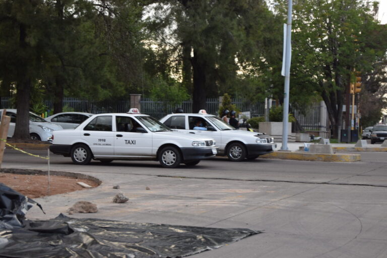 20% de taxistas han dejado de trabajar por falta de ingresos en Aguascalientes