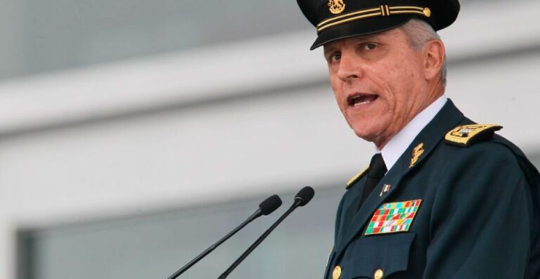 AMLO anuncia “limpia” en la SEDENA tras la detención de Cienfuegos