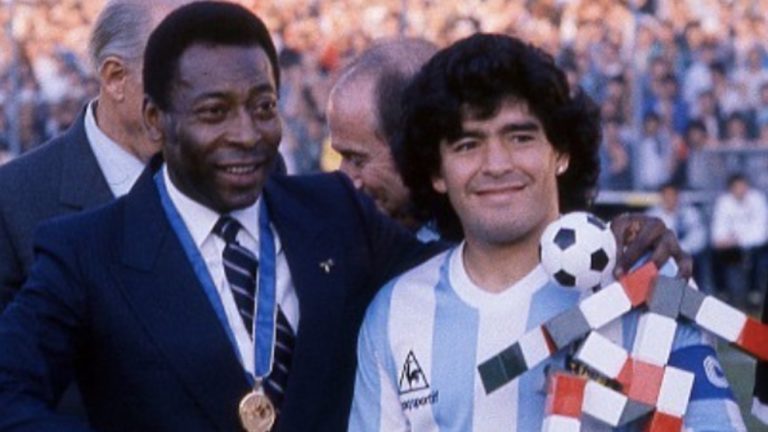 Pelé sobre Maradona: “un día espero que podamos jugar con el balón juntos en el cielo”