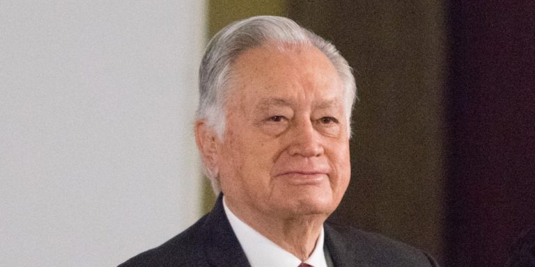 Por “reírse” de la desgracia en Tabasco, piden declarar como Non Grato a Manuel Bartlett en Villahermosa