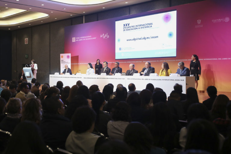 Inauguran Encuentro Internacional de Educación a Distancia en la FIL