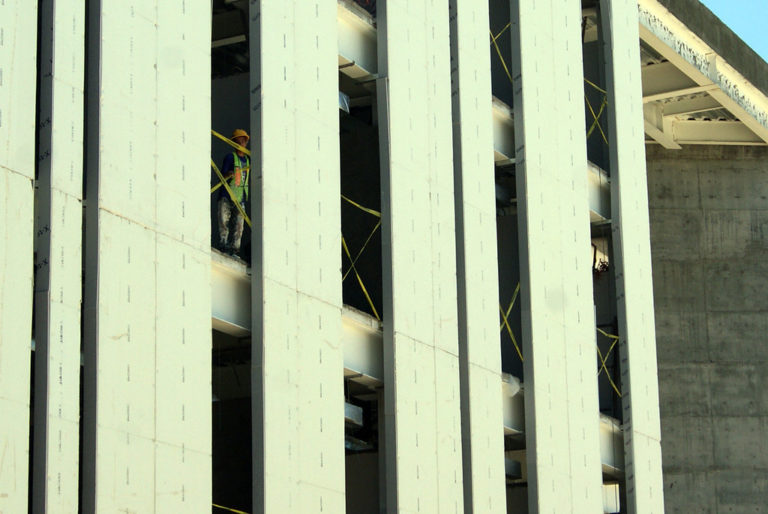 Iniciará vacunación de personal médico que atiende covid en hospitales privados