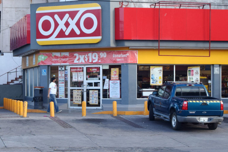 ¿Por qué Oxxo ya vende cervezas de Grupo Modelo?