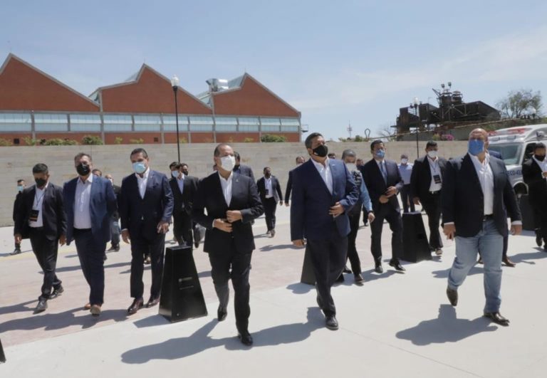 Los gobers rebeldes sólo tienen 23 mil seguidores. Y muchos gastos sin aclarar