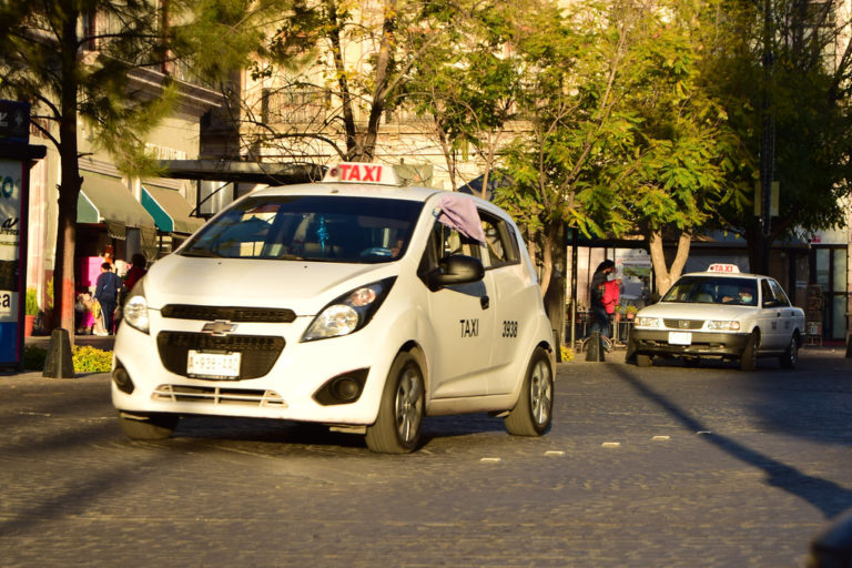 Taxistas de Aguascalientes no quieren trabajar a través de plataforma de Uber