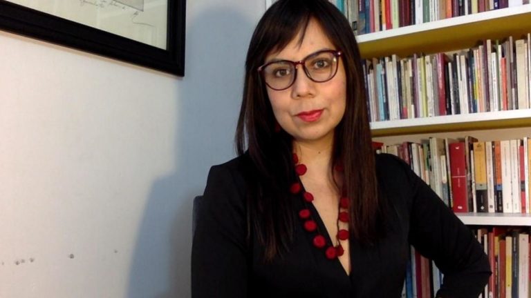 Decir otro lugar por Eva Castañeda: el libro desobediente entre lo político y lo amoroso.