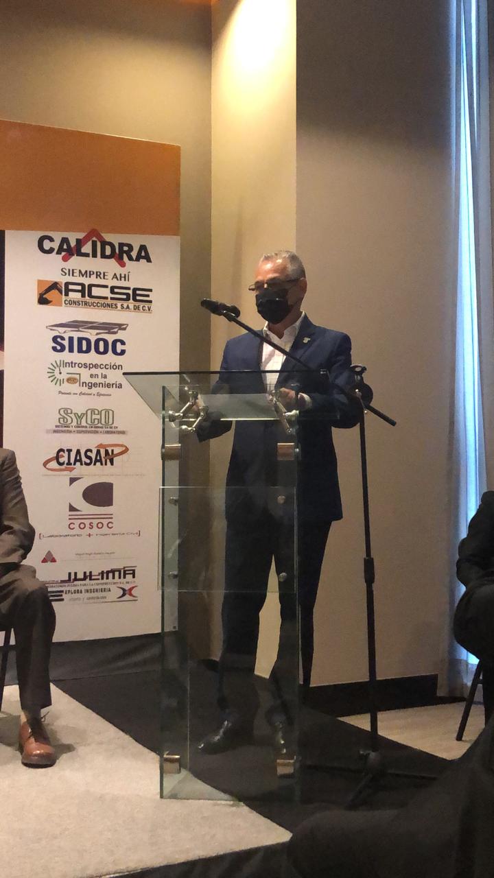 Rinde protesta el nuevo comité de la Analisec 