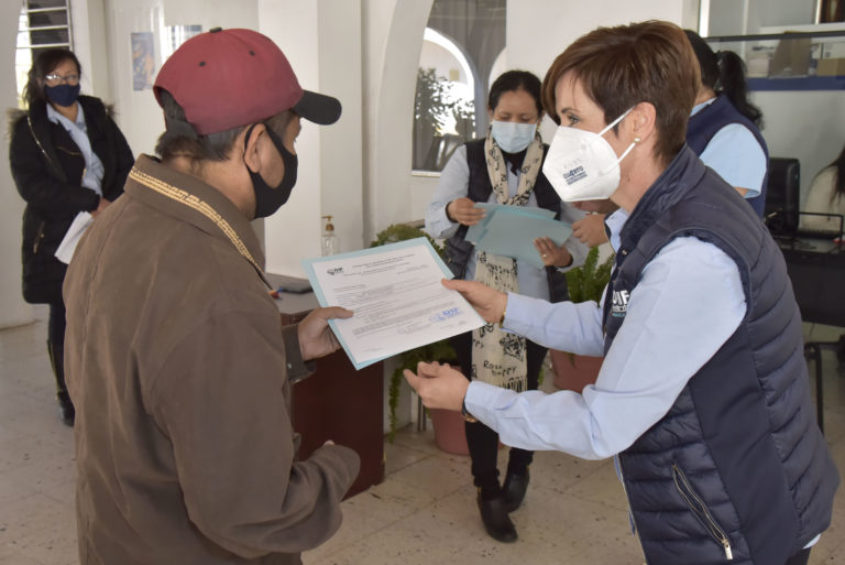 DIF Estatal entregó apoyos para hemodiálisis   