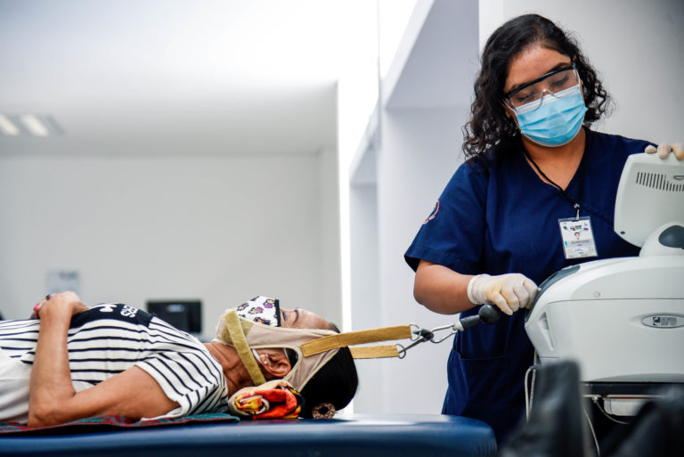 DIF Estatal ha invertido 30 mdp para mejorar servicios de terapias físicas